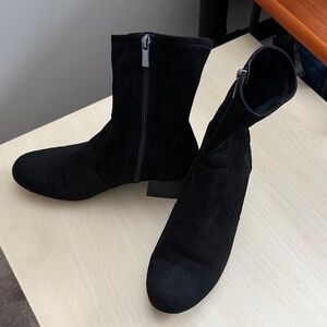 Kenneth Cole Reaction Black Ankle Boots Suede 8.5